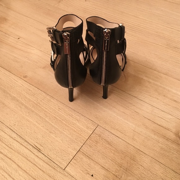 Michael Kors heels size 8 never worn - Picture 3 of 4